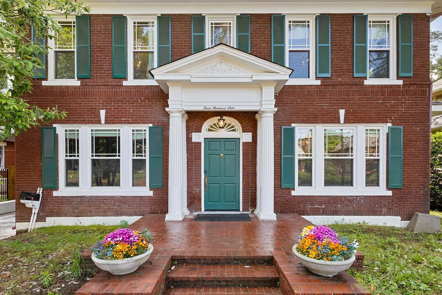 McLean Manor historic photograph